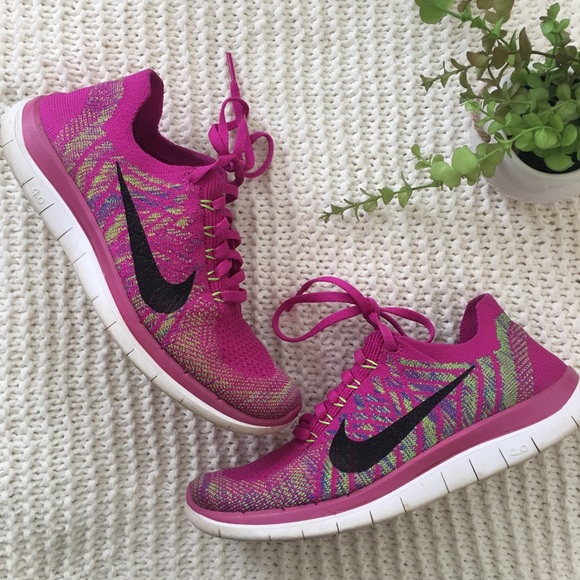 Nike Shoes - Nike FlyKnit Shoes